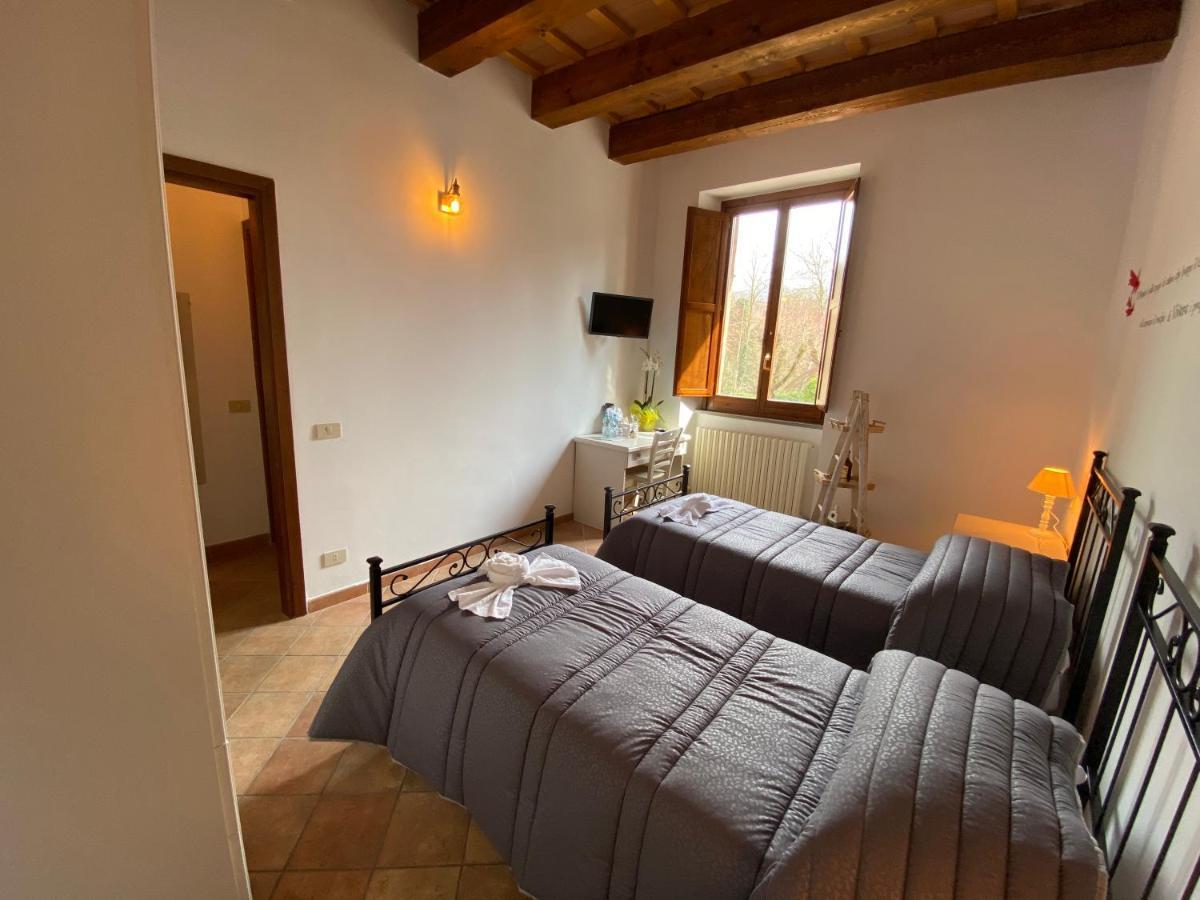 Locanda Della Pieve Pievebovigliana Екстер'єр фото