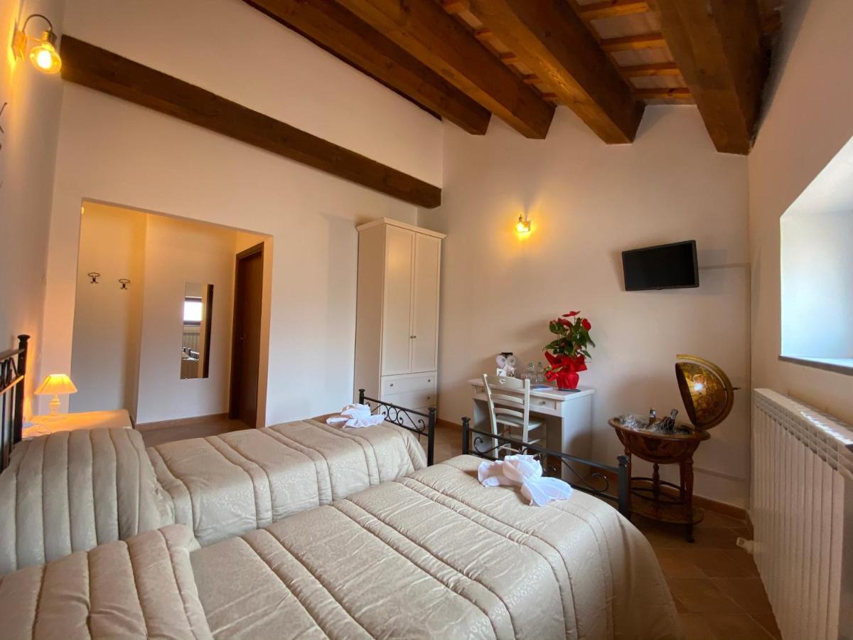 Locanda Della Pieve Pievebovigliana Екстер'єр фото