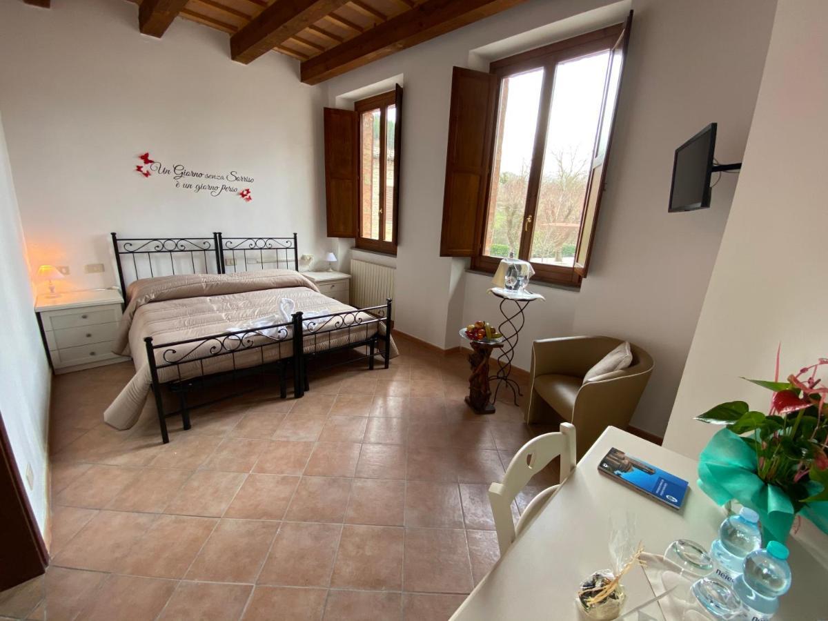 Locanda Della Pieve Pievebovigliana Екстер'єр фото