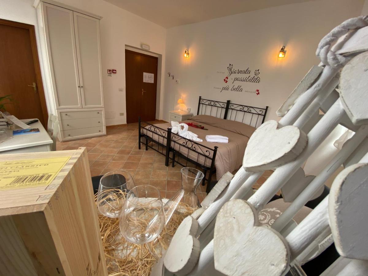 Locanda Della Pieve Pievebovigliana Екстер'єр фото