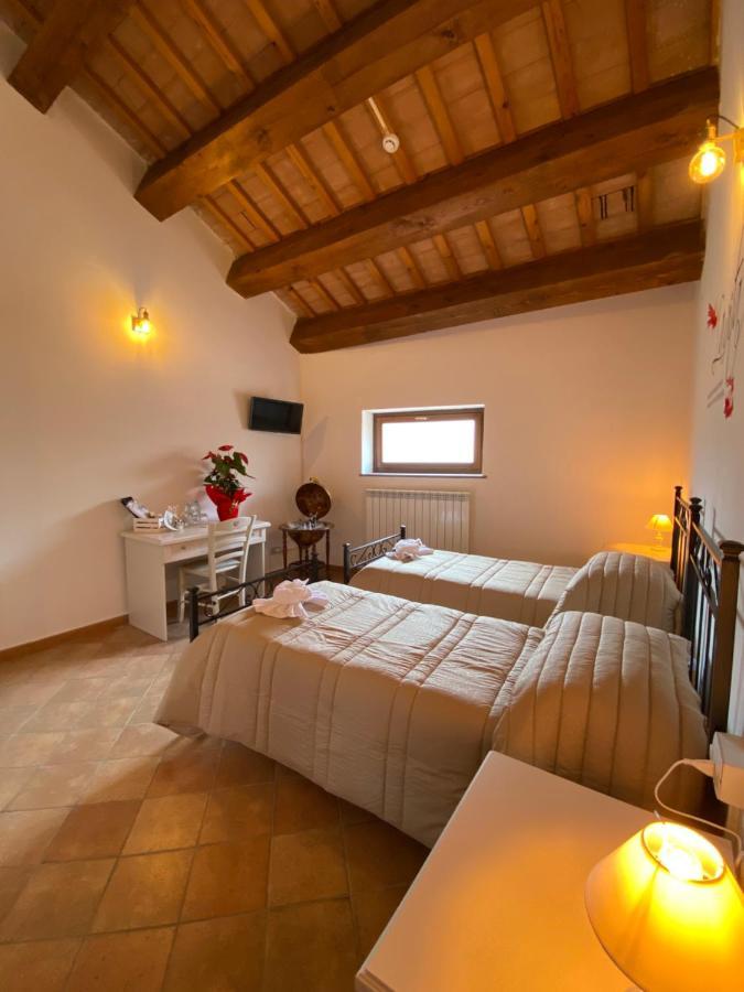 Locanda Della Pieve Pievebovigliana Екстер'єр фото