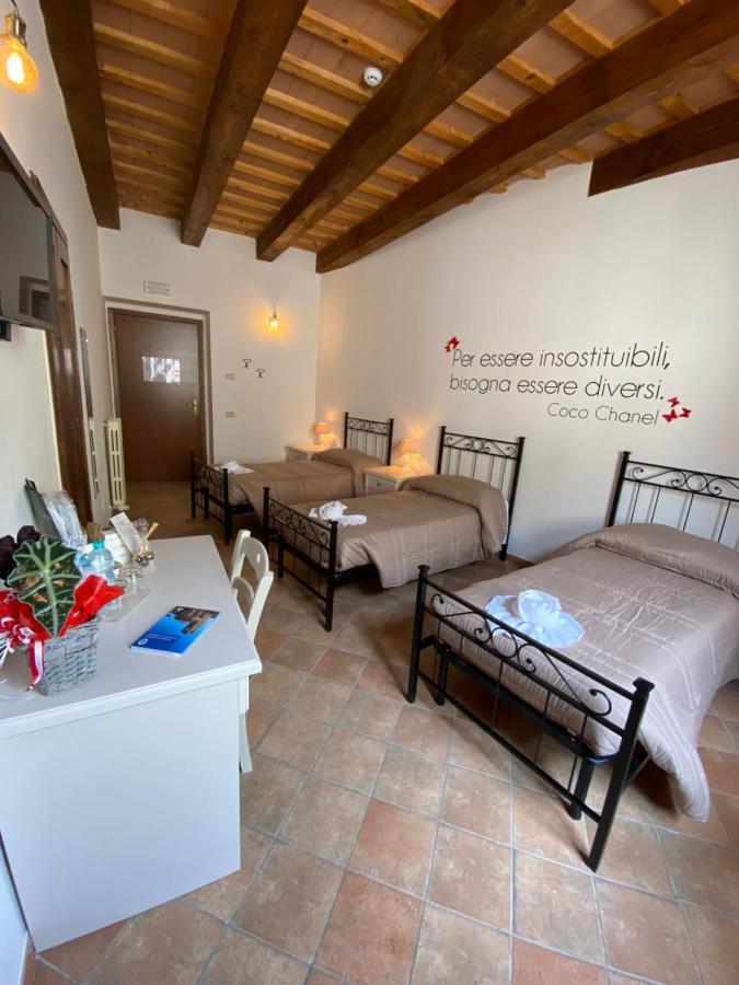 Locanda Della Pieve Pievebovigliana Екстер'єр фото