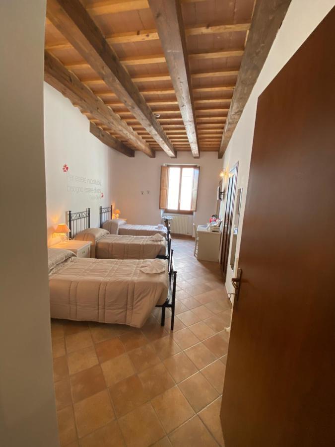Locanda Della Pieve Pievebovigliana Екстер'єр фото
